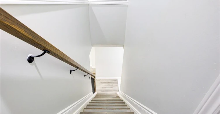 (UPPER)-110 Commonwealth Street, Kitchener, ON, N2E 4K8 - 25