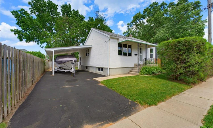 1 Byron Place