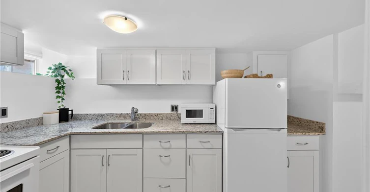 3-33 Homewood Avenue, Hamilton, ON, L8P 2M1 - 13
