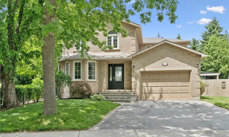 3092 Shannon Crescent