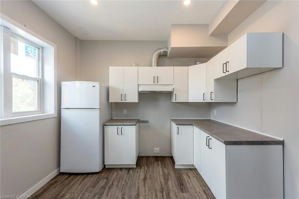 E-104 Beach Road, Hamilton, ON, L8L 3Z9 - 4