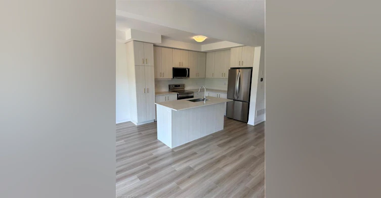 102 Gort Avenue, Brant, ON, N3L 3K2 - 4