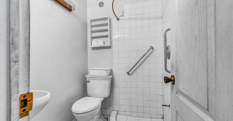30 Victoria Avenue N, Hamilton, ON, L8L 5E1 - 5