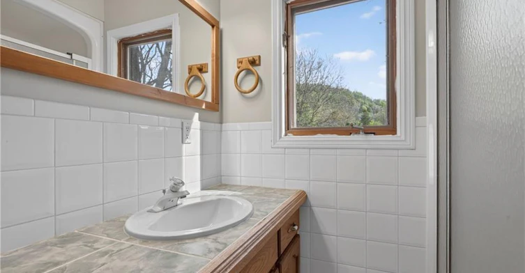 303 King Street W, Hamilton, ON, L9H 1W3 - 21