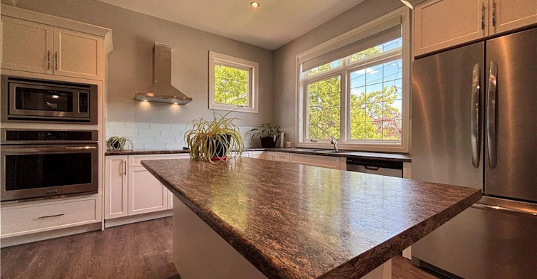 71 Wilson Street E, Hamilton, ON, L9G 2B3