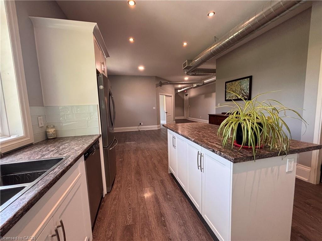 71 Wilson Street E, Hamilton, ON, L9G 2B3 - 4