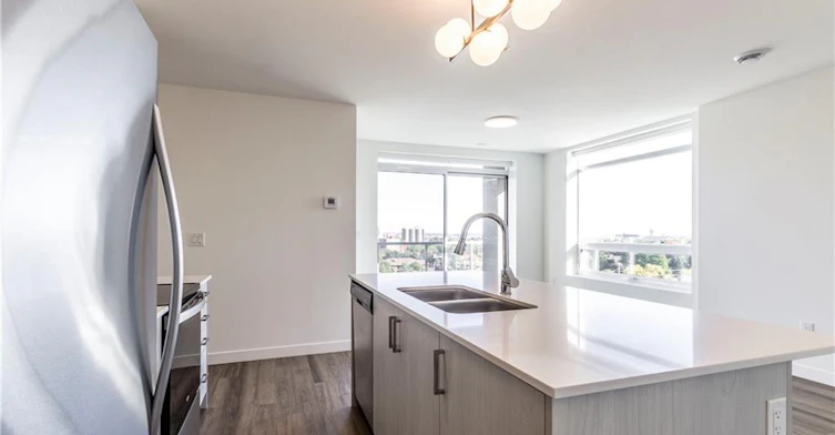 404-479 Charlton Avenue, Hamilton, ON, L8N 0B4 - 11