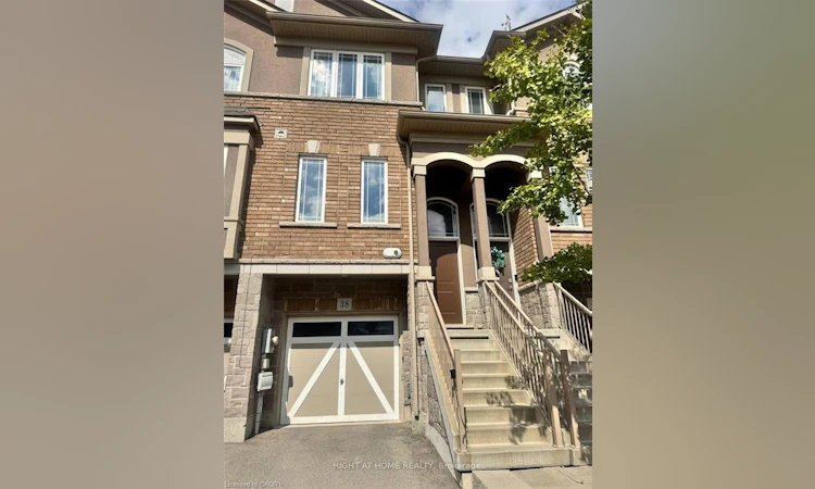 38 Bloom Crescent