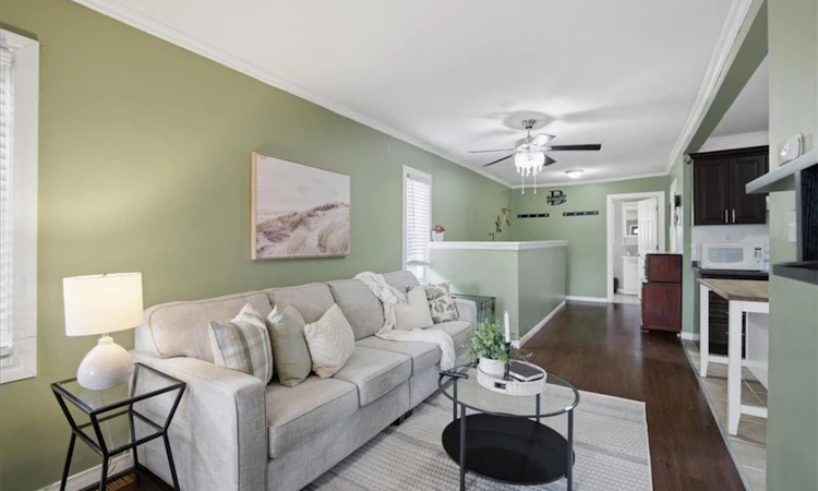 22 Delena Avenue N