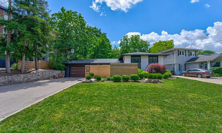 65 Lang Crescent