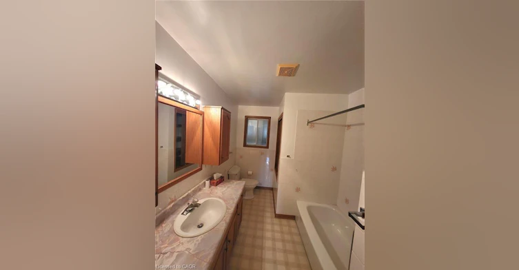 Upper Level-25 Highfield Avenue, St. Catharines, ON, L2M 5W3 - 18