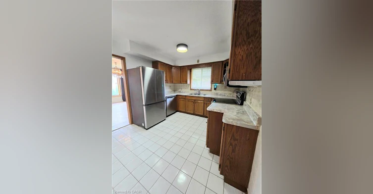 Upper Level-25 Highfield Avenue, St. Catharines, ON, L2M 5W3 - 8
