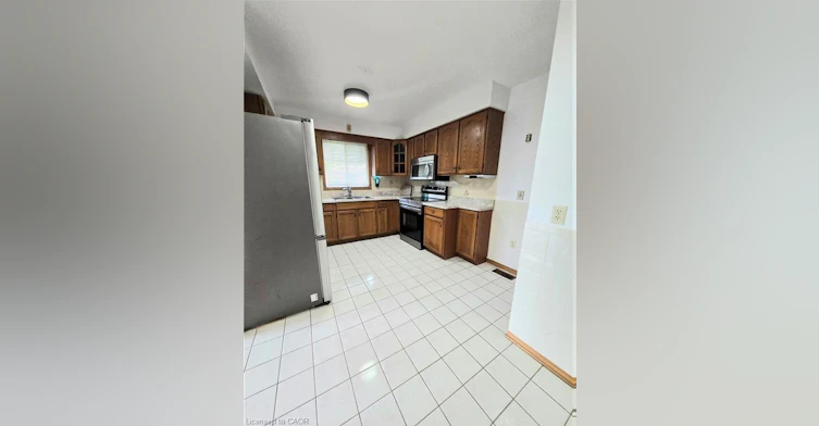Upper Level-25 Highfield Avenue, St. Catharines, ON, L2M 5W3 - 9