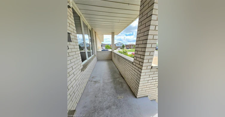 Upper Level-25 Highfield Avenue, St. Catharines, ON, L2M 5W3 - 3