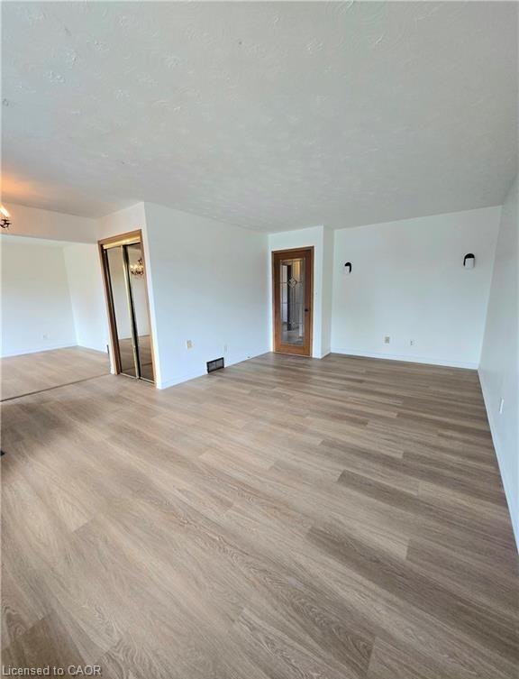 Upper Level-25 Highfield Avenue, St. Catharines, ON, L2M 5W3 - 5