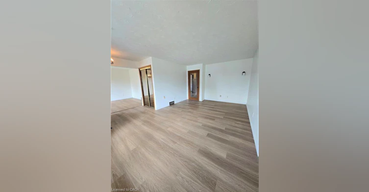 Upper Level-25 Highfield Avenue, St. Catharines, ON, L2M 5W3 - 5