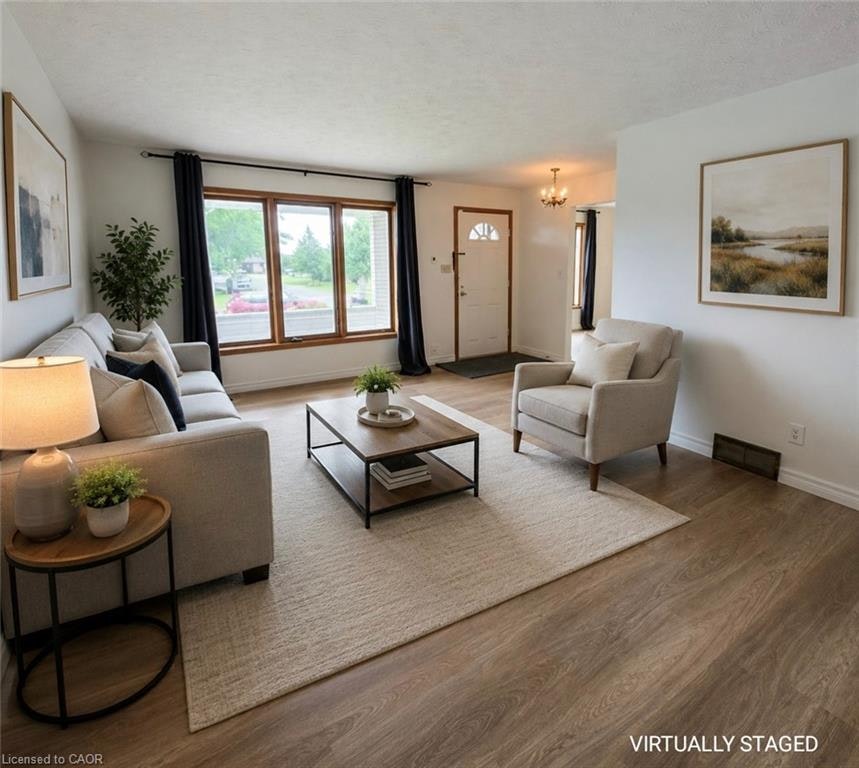 Upper Level-25 Highfield Avenue, St. Catharines, ON, L2M 5W3