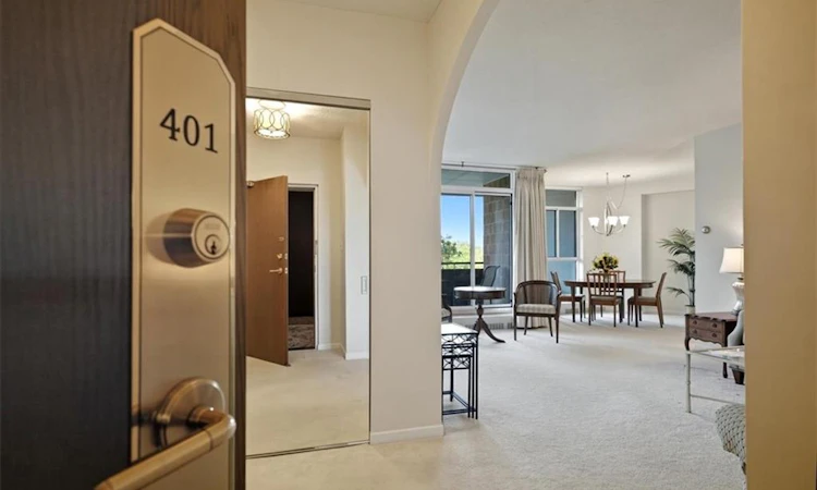 401-5250 Lakeshore Road