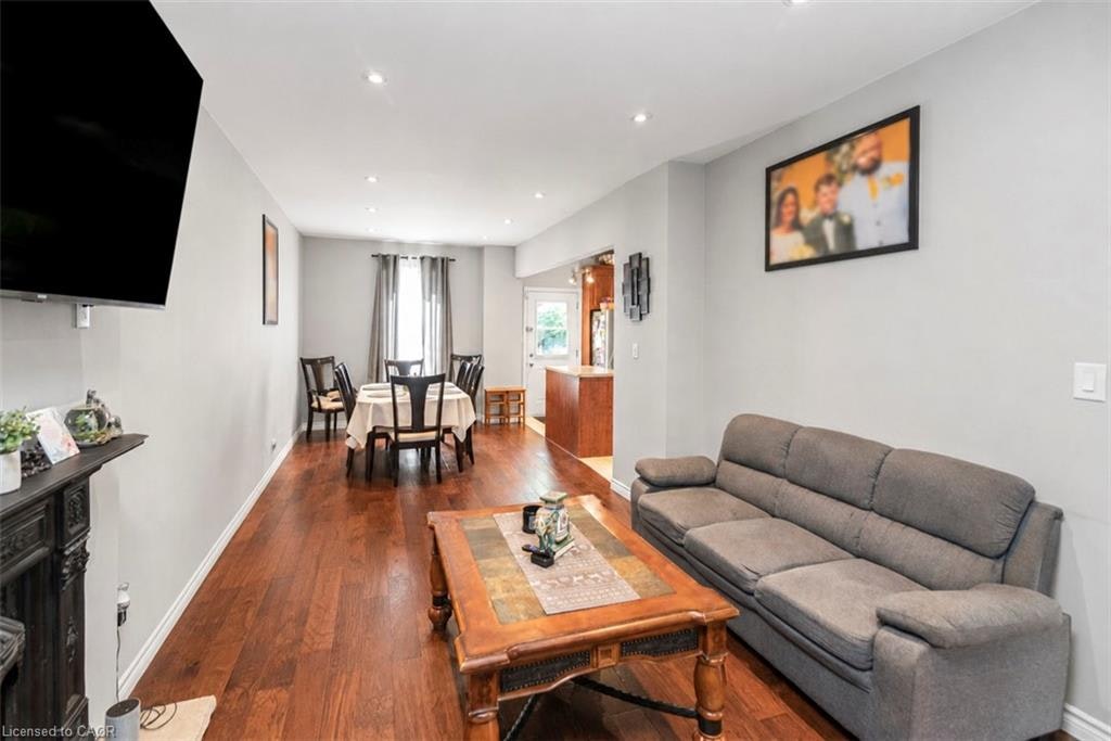 38 Fairleigh Avenue N, Hamilton, ON, L8L 6H2 - 2