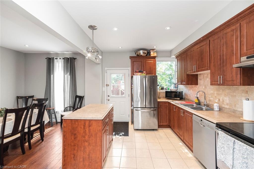 38 Fairleigh Avenue N, Hamilton, ON, L8L 6H2 - 4