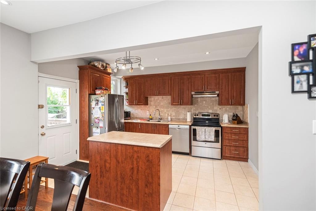 38 Fairleigh Avenue N, Hamilton, ON, L8L 6H2 - 7