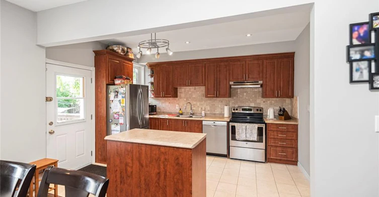 38 Fairleigh Avenue N, Hamilton, ON, L8L 6H2 - 7