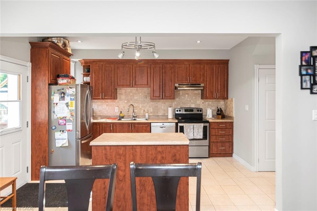 38 Fairleigh Avenue N, Hamilton, ON, L8L 6H2 - 6