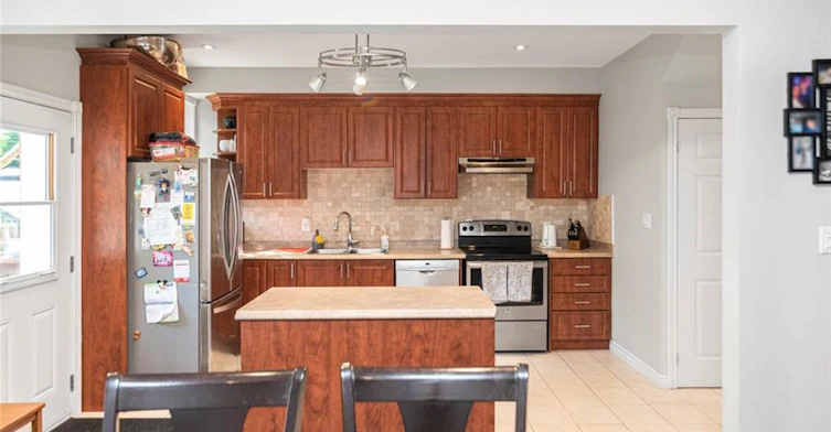 38 Fairleigh Avenue N, Hamilton, ON, L8L 6H2 - 6