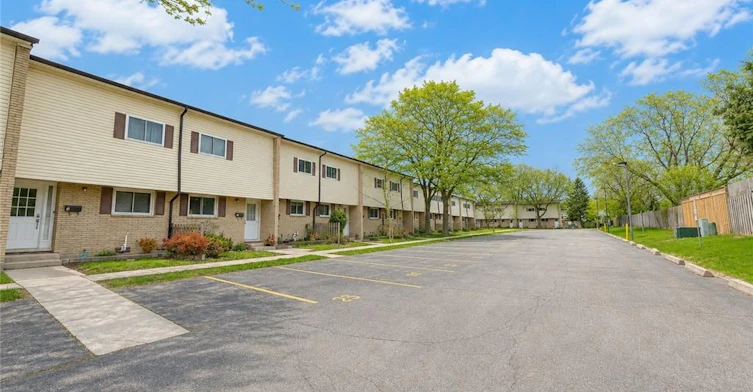 A5-211 Veronica Drive, Kitchener, ON, N2A 2R8