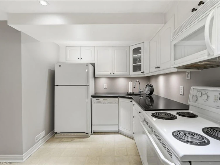 53 Glaceport Avenue, Hamilton, ON, L9H 7E2 - 35