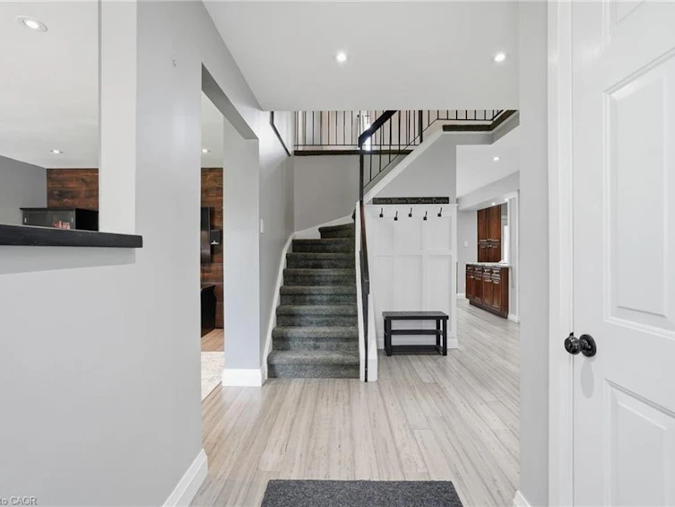 53 Glaceport Avenue, Hamilton, ON, L9H 7E2 - 5