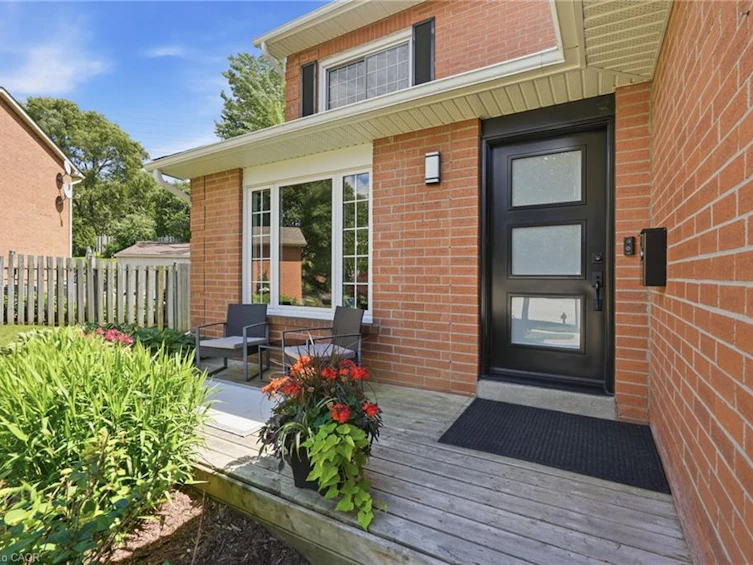 53 Glaceport Avenue, Hamilton, ON, L9H 7E2 - 3