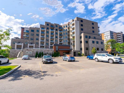 213-30 Hamilton Street S - 4