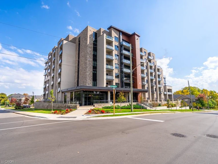 213-30 Hamilton Street S, Hamilton, ON, L8B 1V8