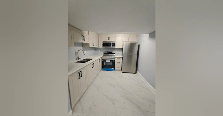 28 Crossmore Crescent, Cambridge, ON, M1S 0C7 - 4