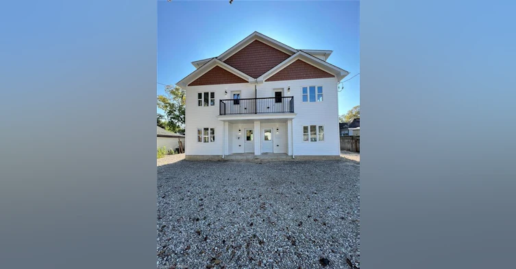 Main-24B Balfour Street, Brantford, ON, N3T 1J2