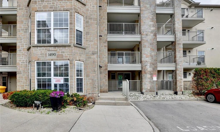 107-1490 Bishops Gate