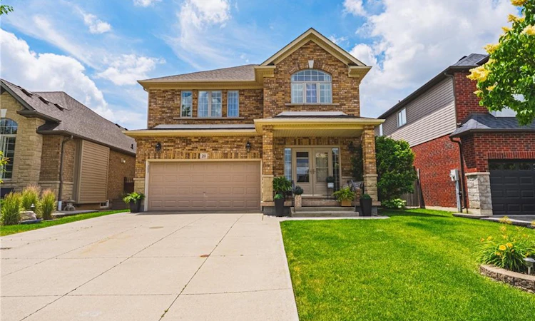 20 Degrow Crescent