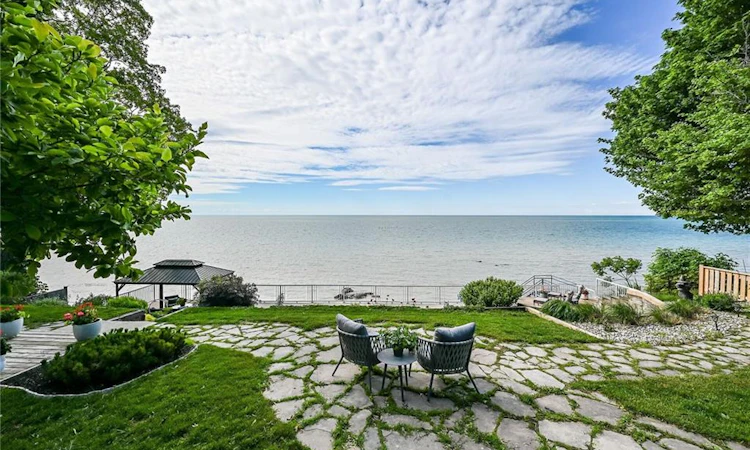 108 Lakeside Drive