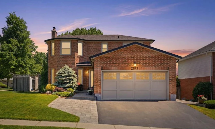 2193 Bader Crescent