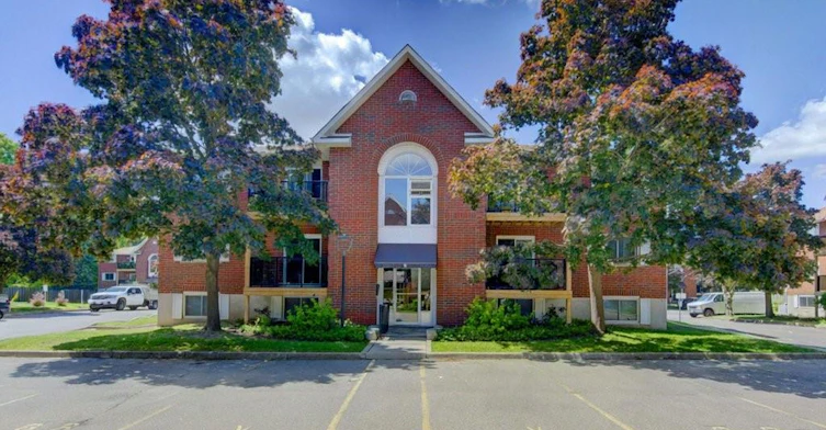 505-565 Greenfield Avenue, Kitchener, ON, N2C 2P4