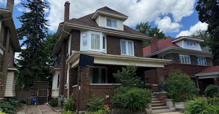 Upper-70 Proctor Boulevard, Hamilton, ON, L8M 2M4 - 2