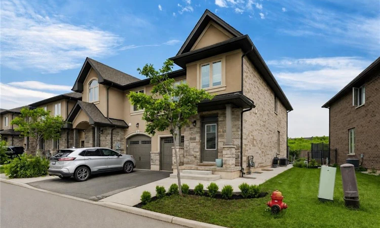 27-98 Shoreview Place