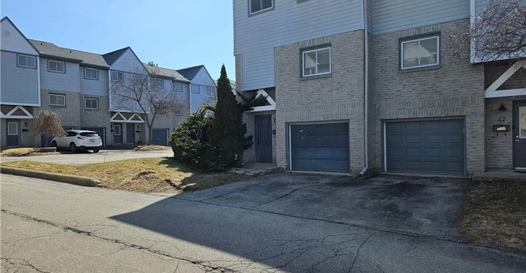43-589 Beechwood Drive, Waterloo, ON, N2T 2K9 - 2