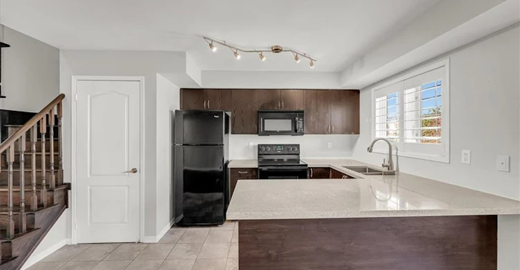 9-2557 Sixth Line, Oakville, ON, L6H 0H7 - 16