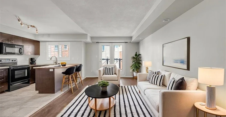 9-2557 Sixth Line, Oakville, ON, L6H 0H7 - 2