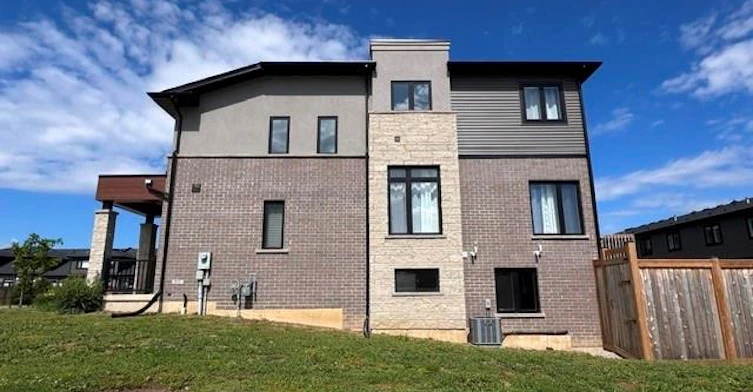 MAIN-85 Bensley Lane, Hamilton, ON, L9C 0E9 - 2