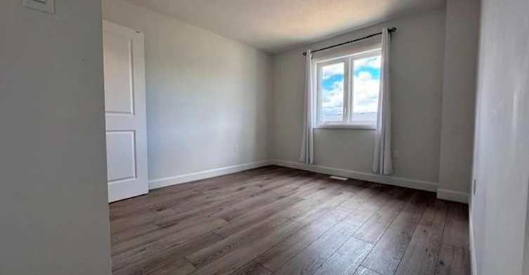 MAIN-85 Bensley Lane, Hamilton, ON, L9C 0E9 - 41