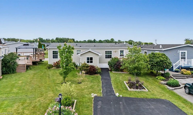 4 Hickory Hollow