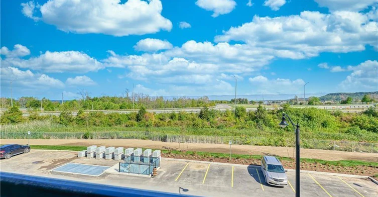 320-16 Concord Place, Grimsby, ON, L3M 4E8 - 10
